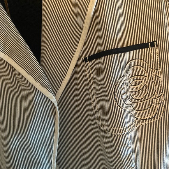 Olsen Europe pant suit … size 12 black and white pinstripe (looks grey overall) - Picture 9 of 9